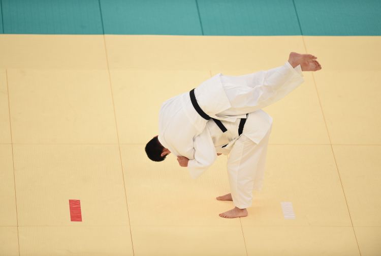 曼城vs勒沃库森：马尔穆什搭档萨维尼奥，哈兰德替补待命