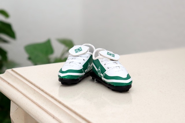 1射2传定胜局，内马尔社媒发文：踢足球是我最大的快乐🤍🖤.